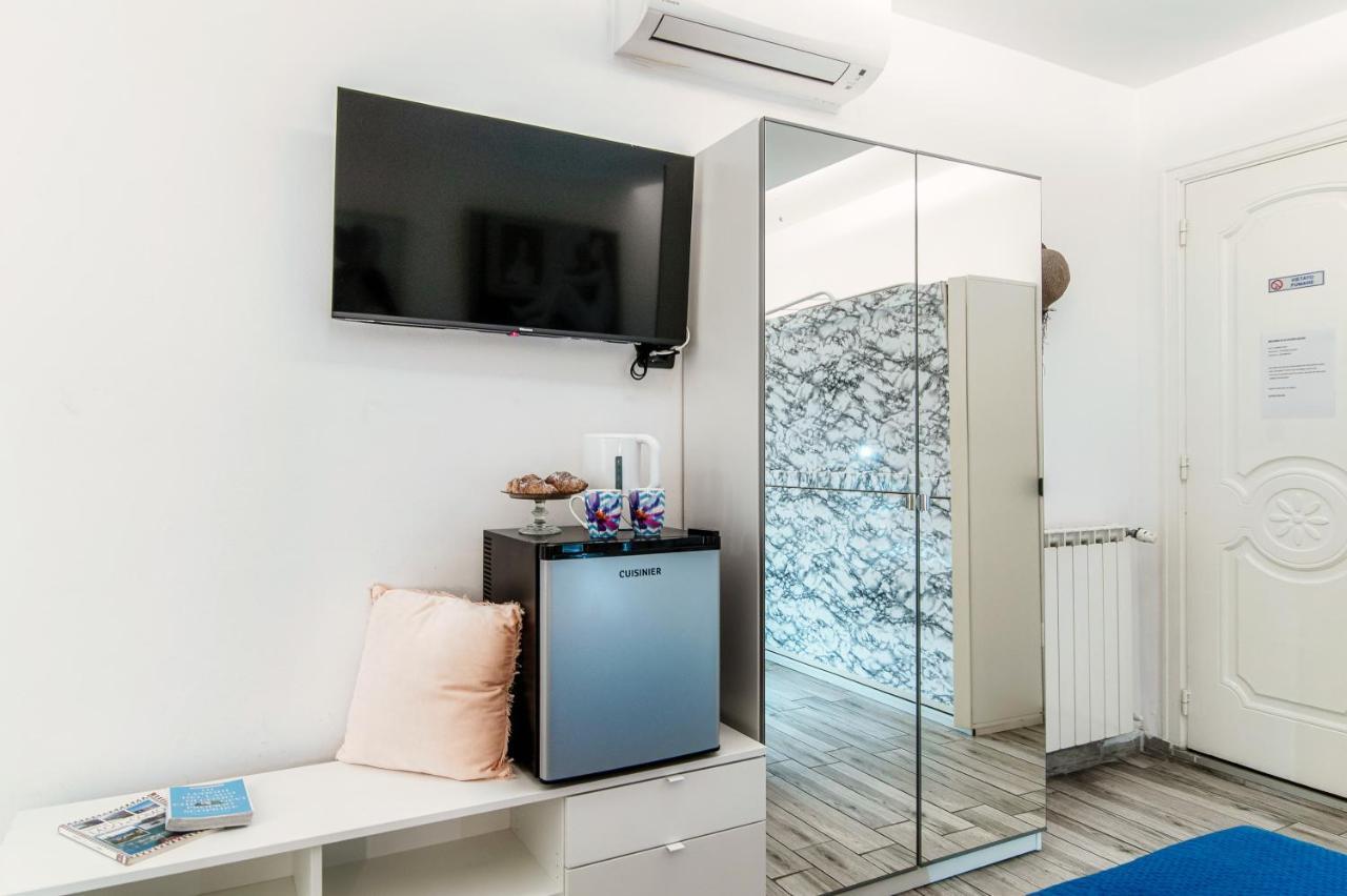 Joivy Al Duomo Guest House Комо Экстерьер фото