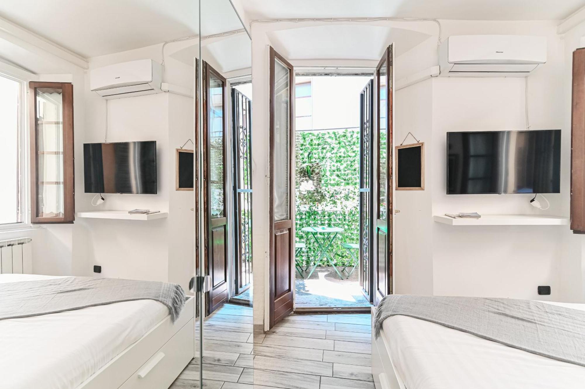 Joivy Al Duomo Guest House Комо Экстерьер фото