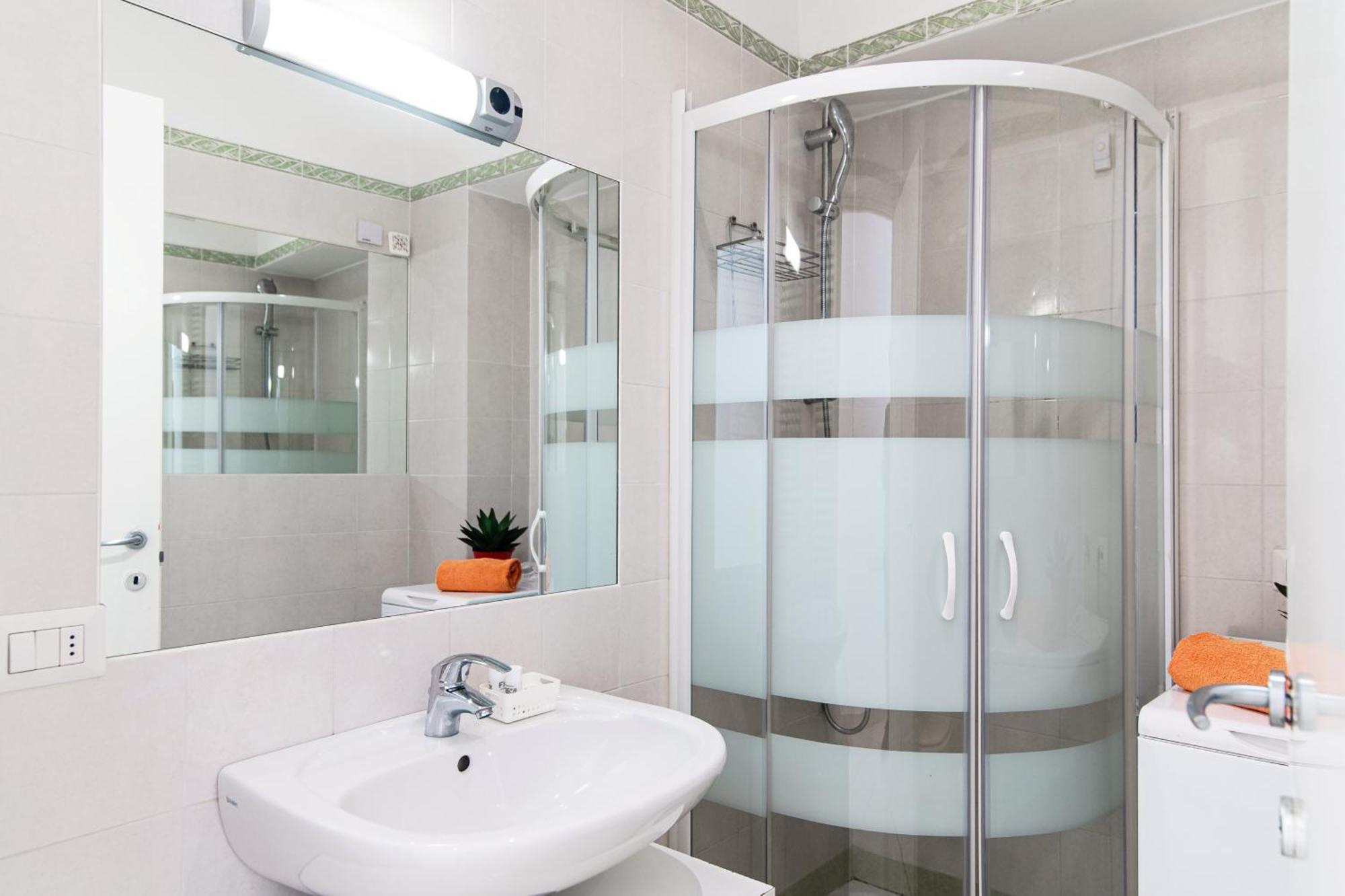 Joivy Al Duomo Guest House Комо Экстерьер фото