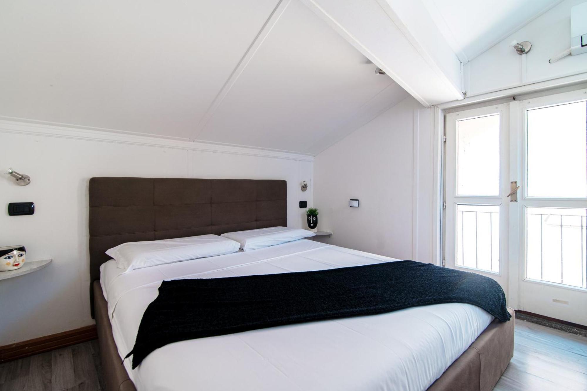 Joivy Al Duomo Guest House Комо Экстерьер фото